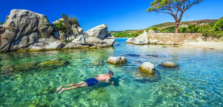 snorkelling-en-corse-palombaggia-beach